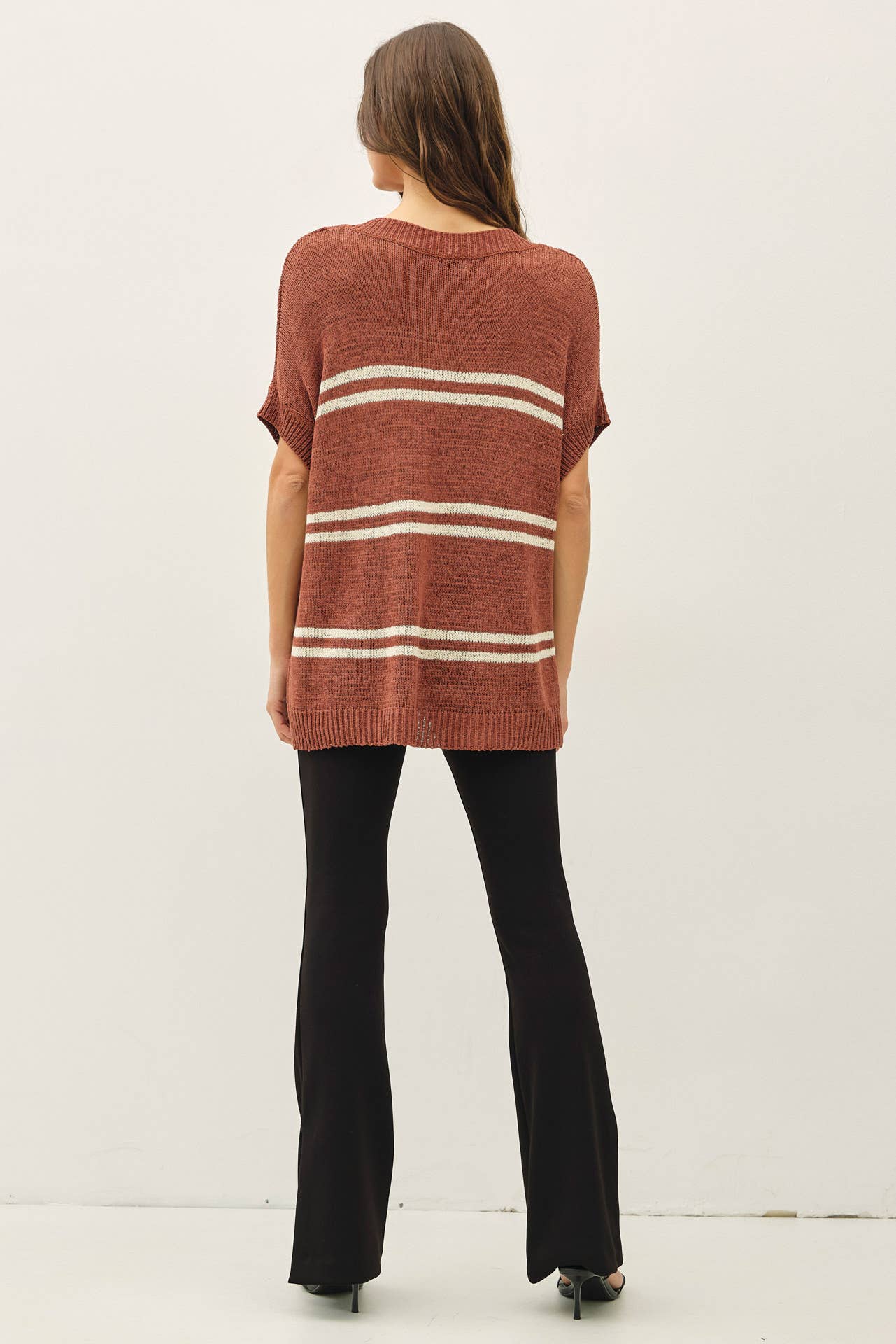 TERRACOTTA STRIPED V-NECK SWEATER