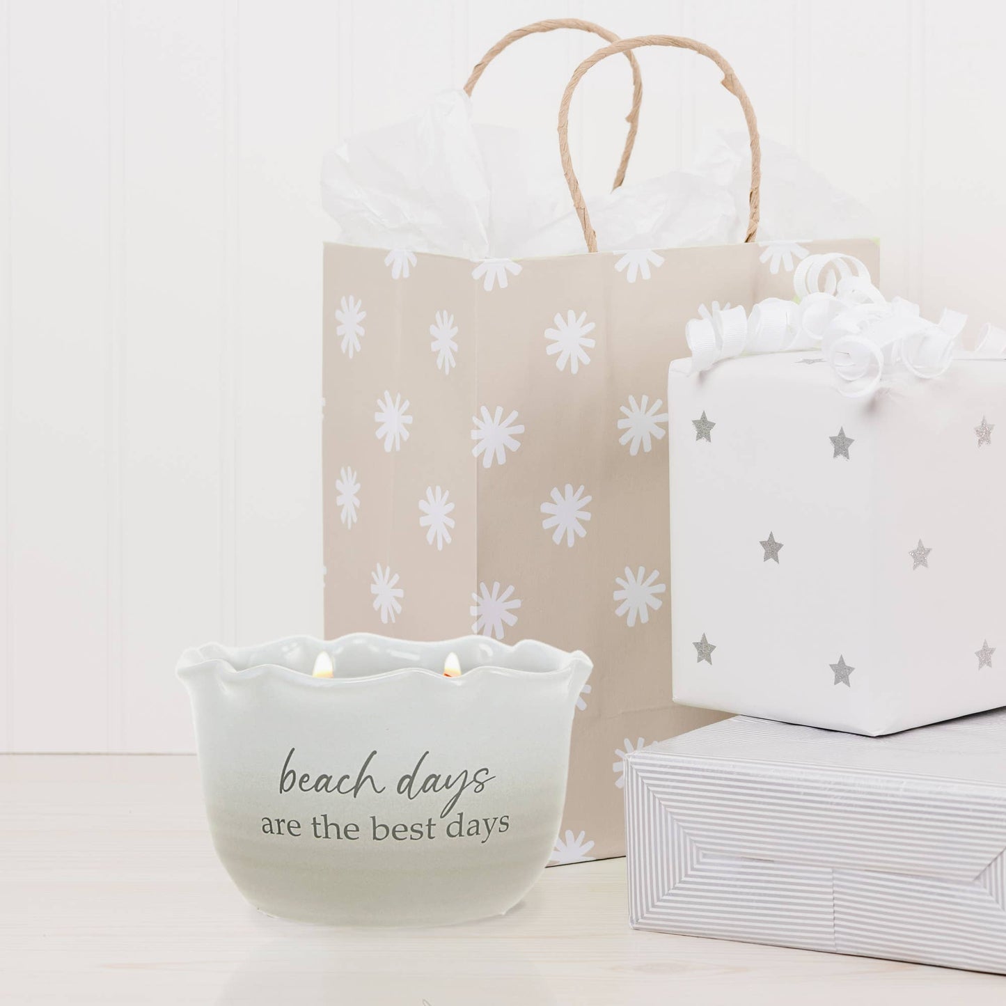 Beach Days - 11 oz - 100% Soy Wax Reveal Candle