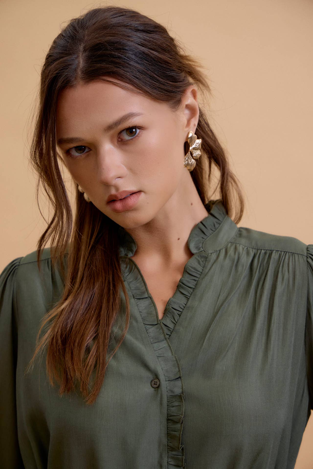 PINE RUFFLED MINI SHIRT DRESS