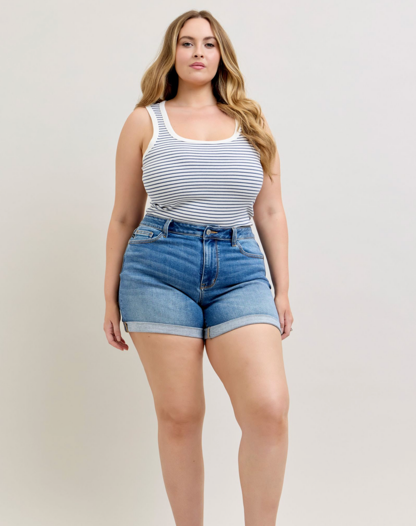 Judy Blue - Mid Rise Med Wash Cuffed Shorts
