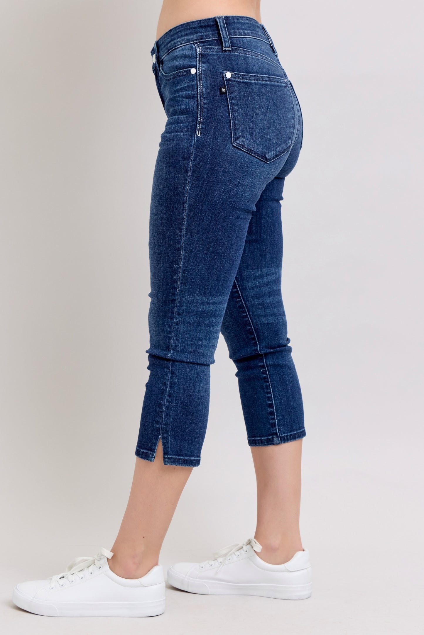 Judy Blue - Dark Wash Capri w/ Side Slit