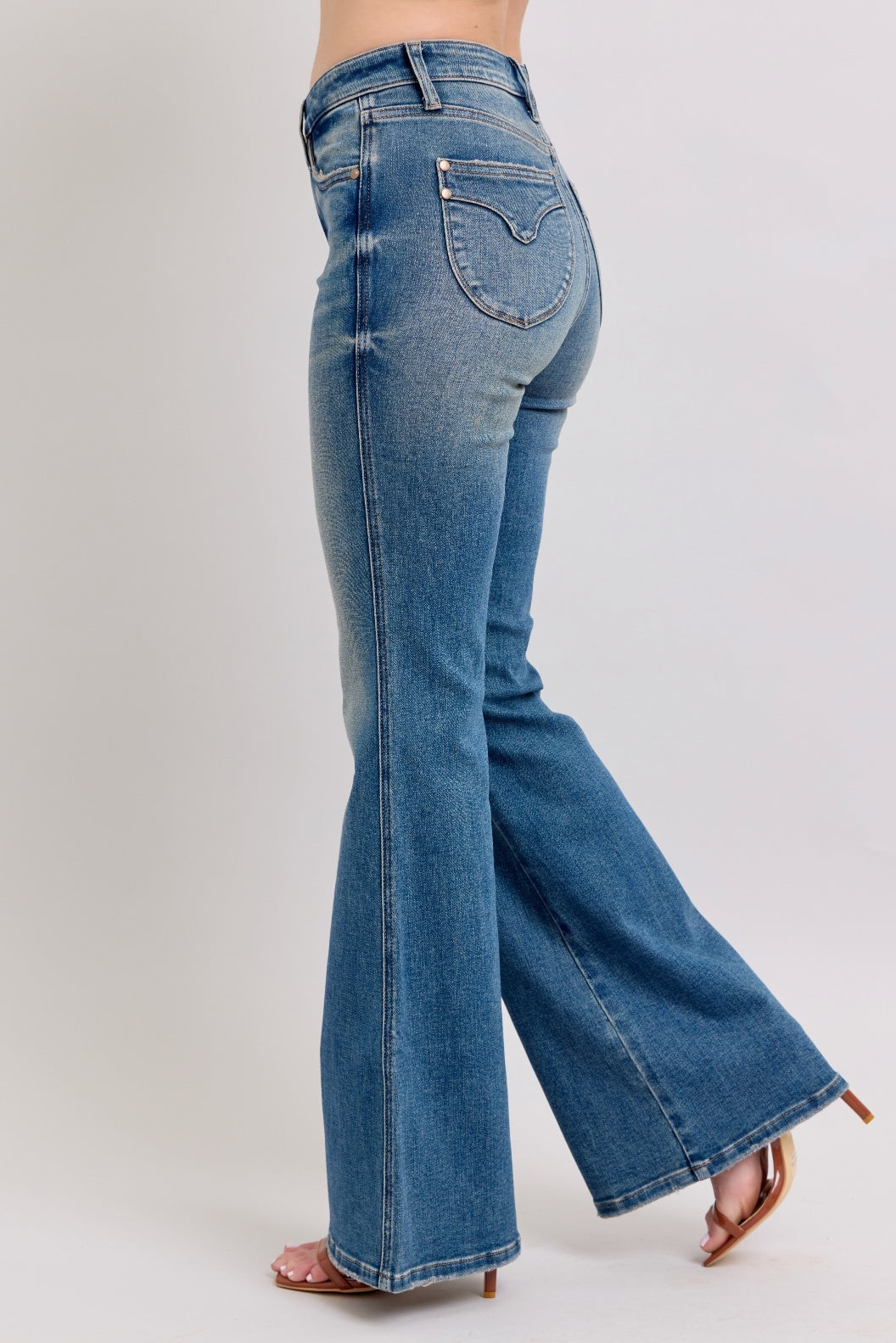 Judy Blue - Mid Rise Vintage Wash Tummy Control Flare