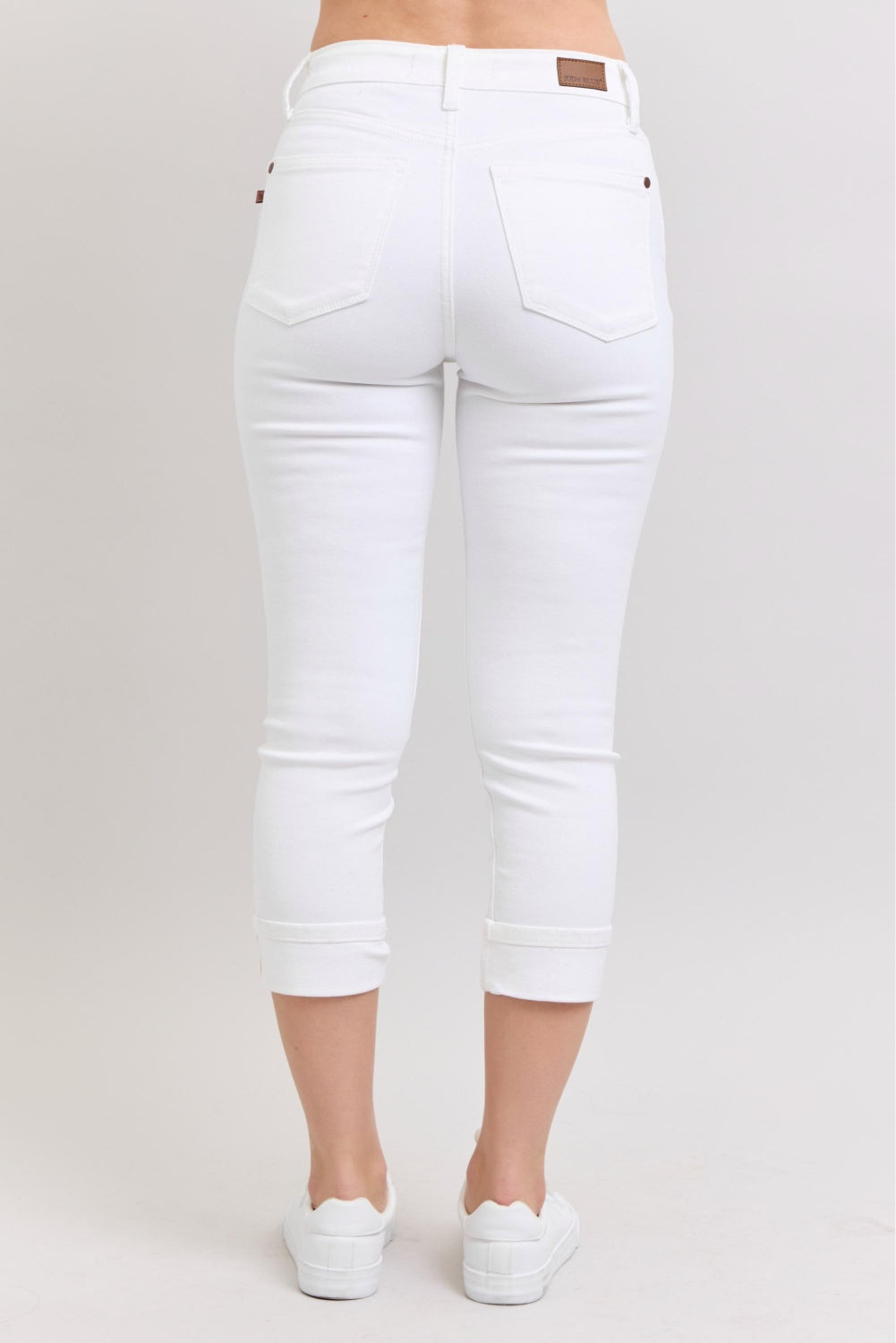 Judy Blue - Mid Rise White Cuffed Capris