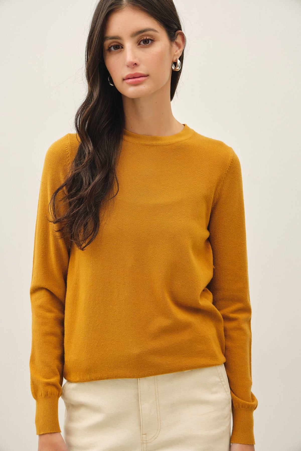 GOLDEN ROD VISCOSE CREW NECK SOFT KNIT SWEATER