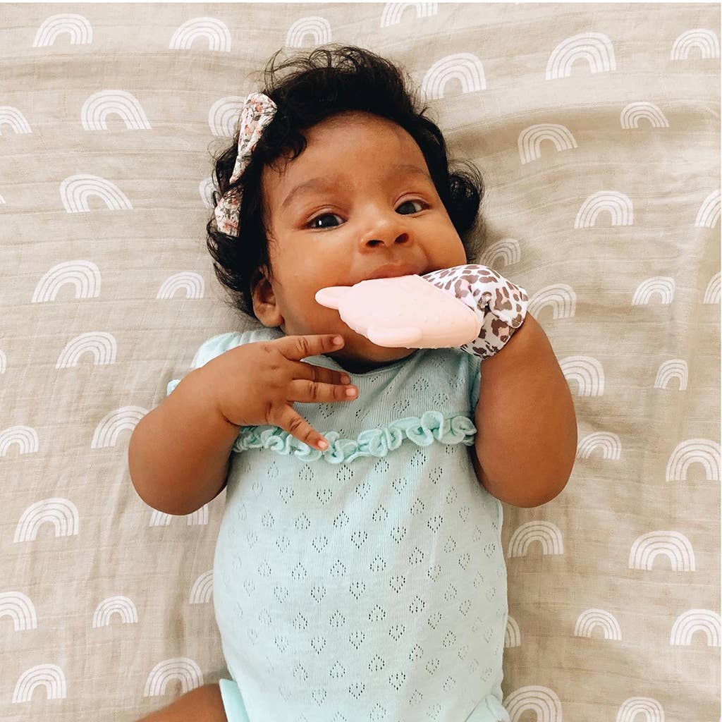 Itzy Mitt™ Teething Mitts: Highland Cow