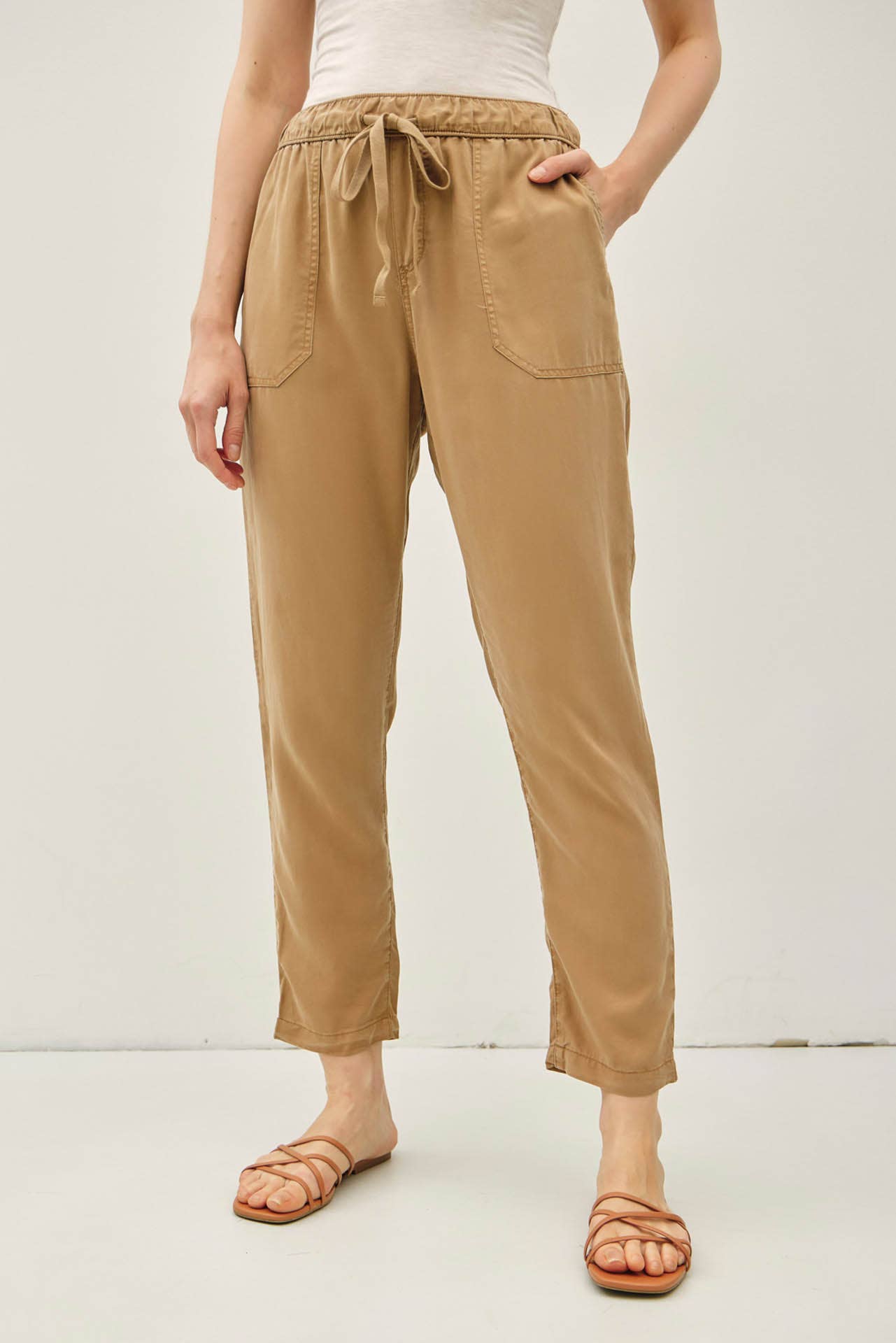 DESERT SAND TENCEL ANKLE PANTS
