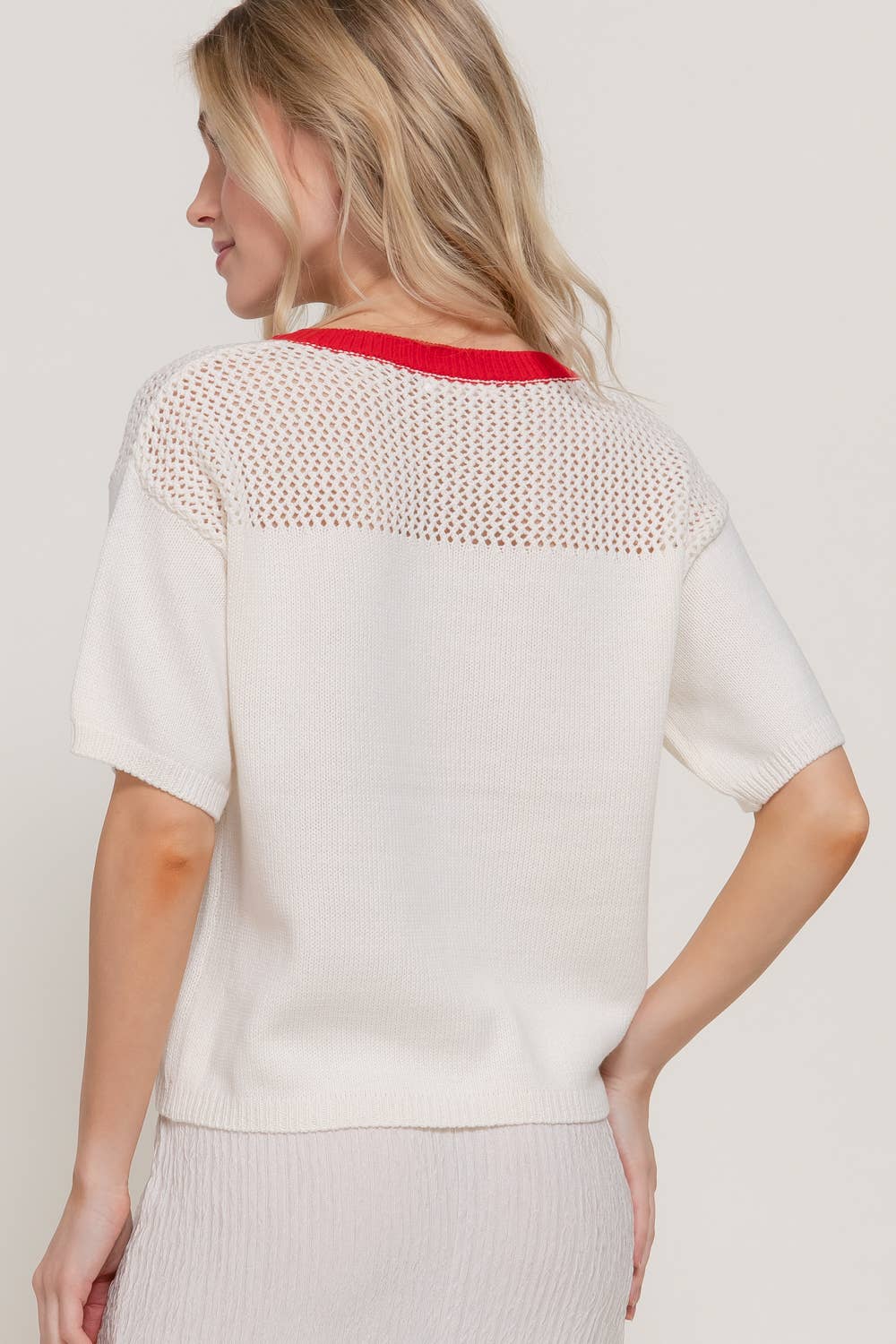 Crab Short Sleeve V-neck Knit Top