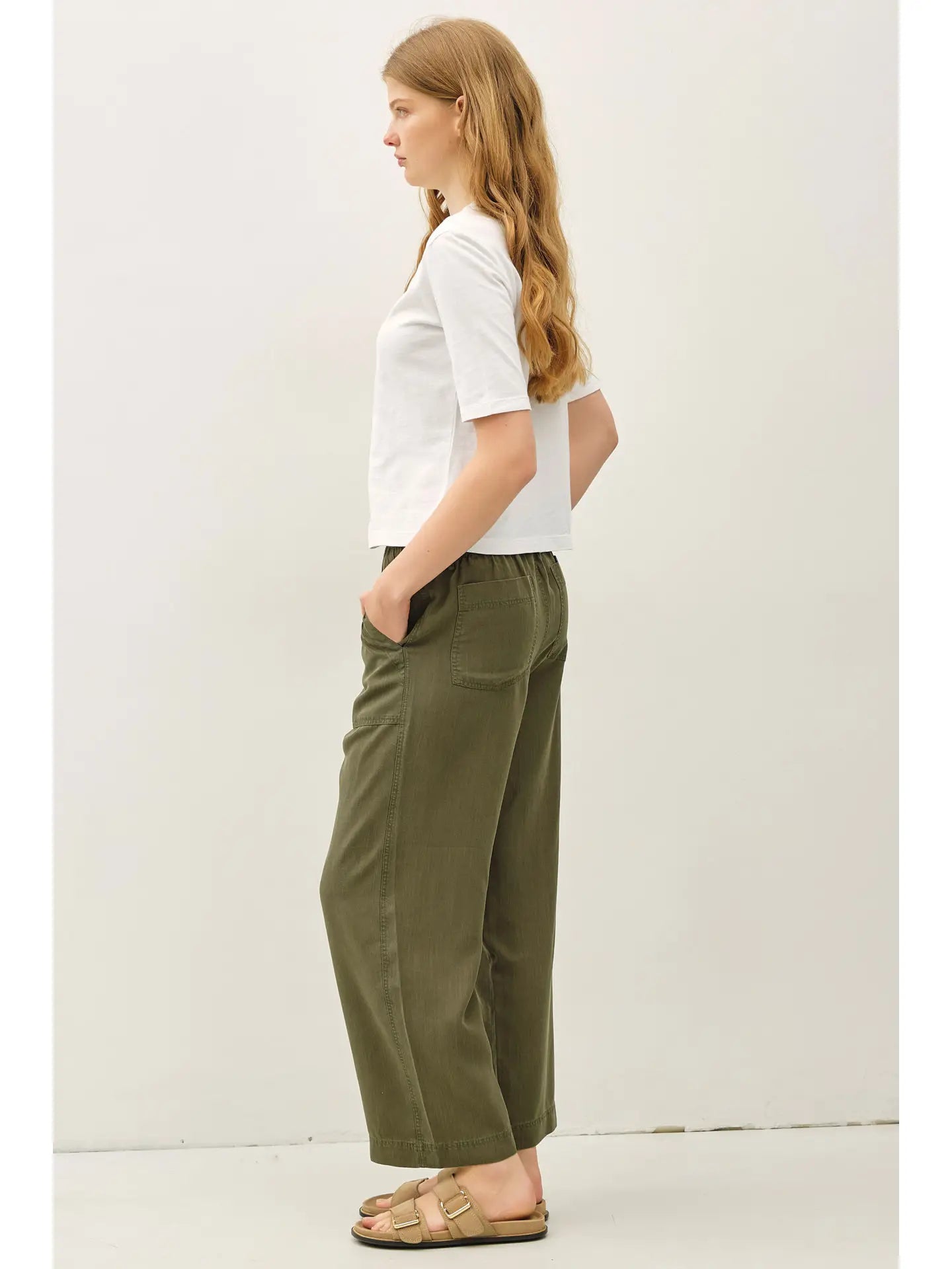 OLIVE TENCEL TAPERED PANTS