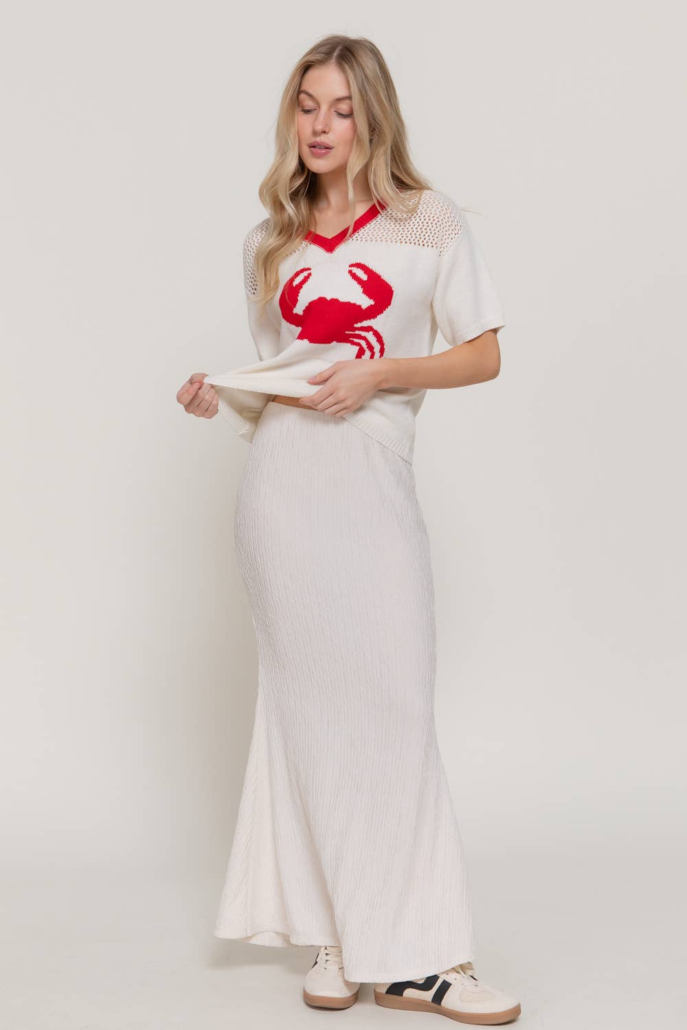 Crab Short Sleeve V-neck Knit Top