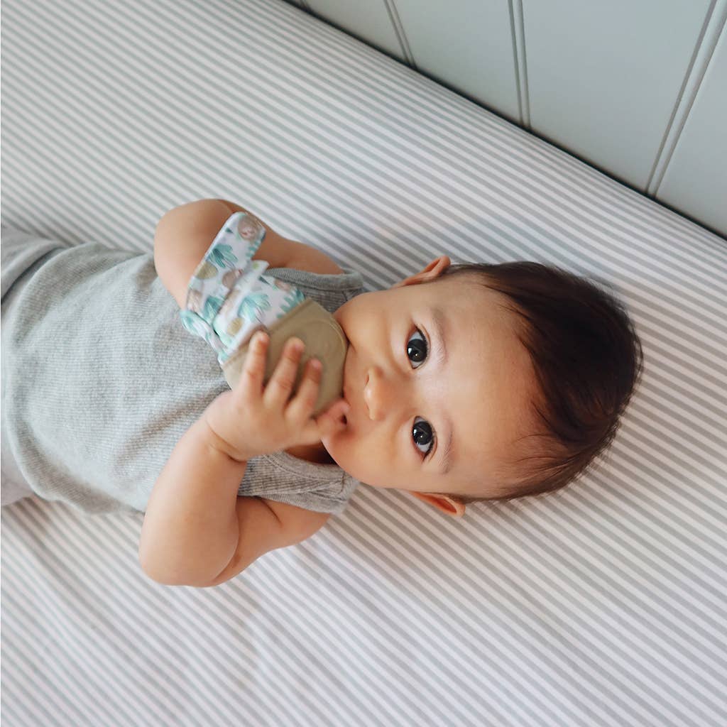 Itzy Mitt™ Teething Mitts: Highland Cow