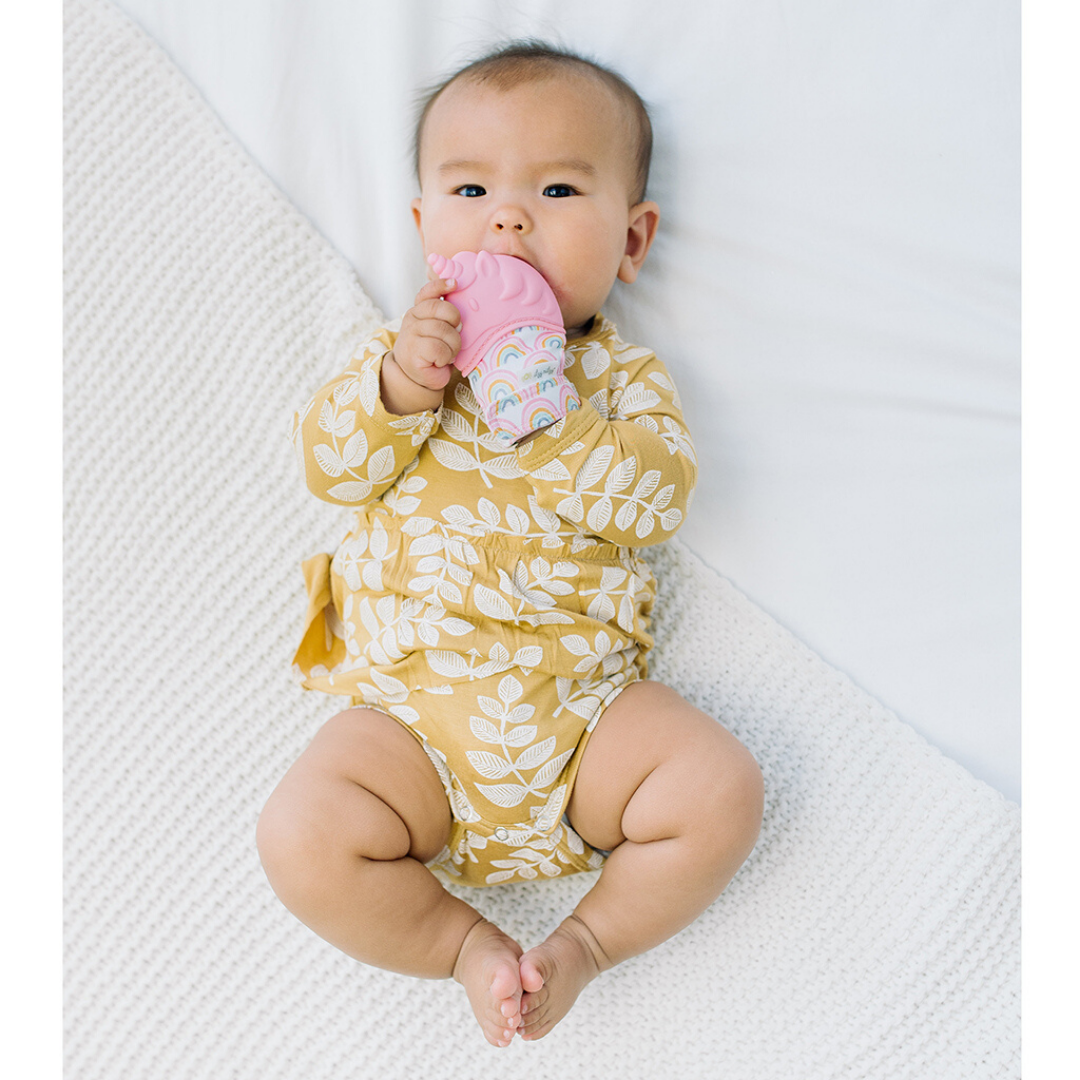 Itzy Mitt™ Teething Mitts: Highland Cow