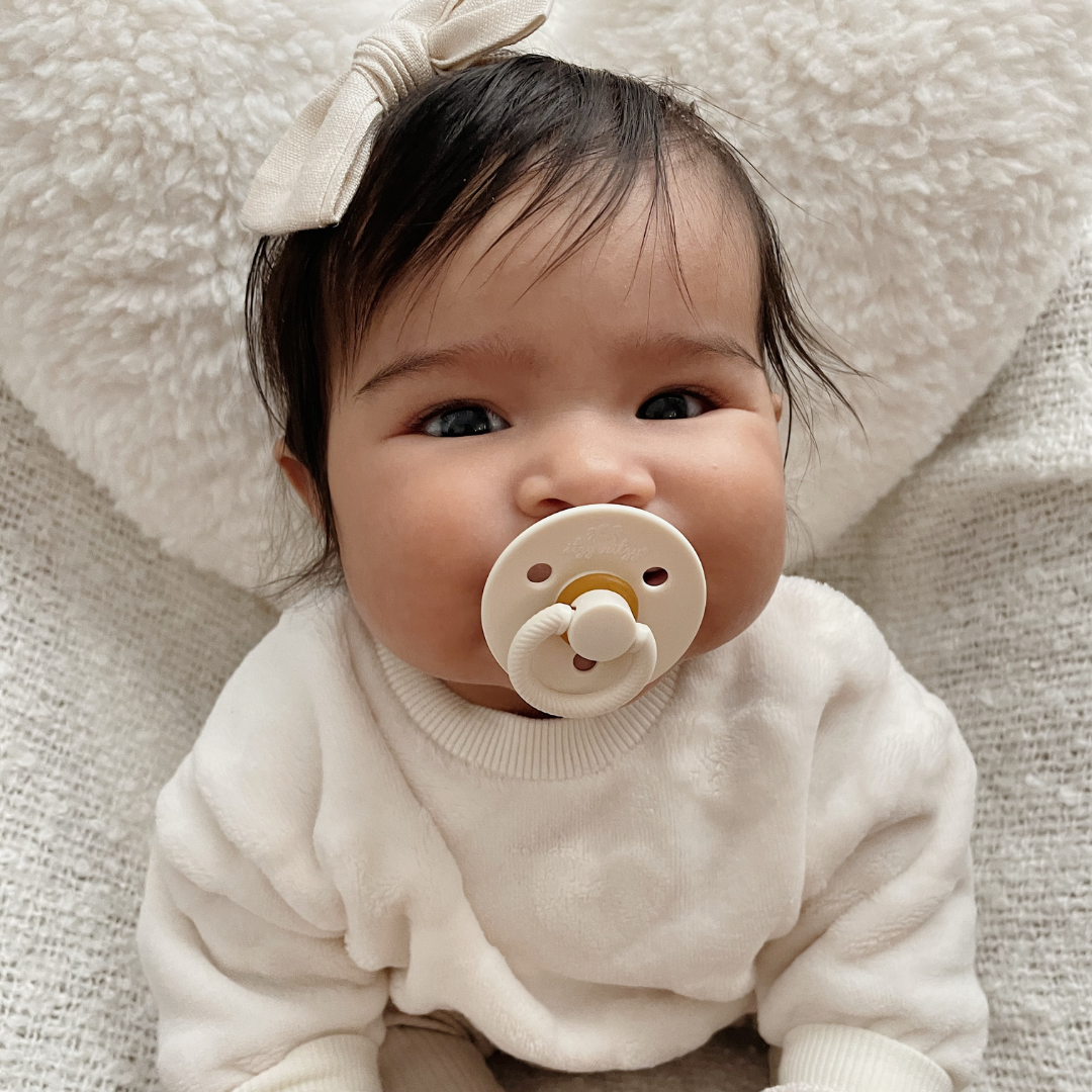 Itzy Soother™ Natural Rubber Pacifier Set