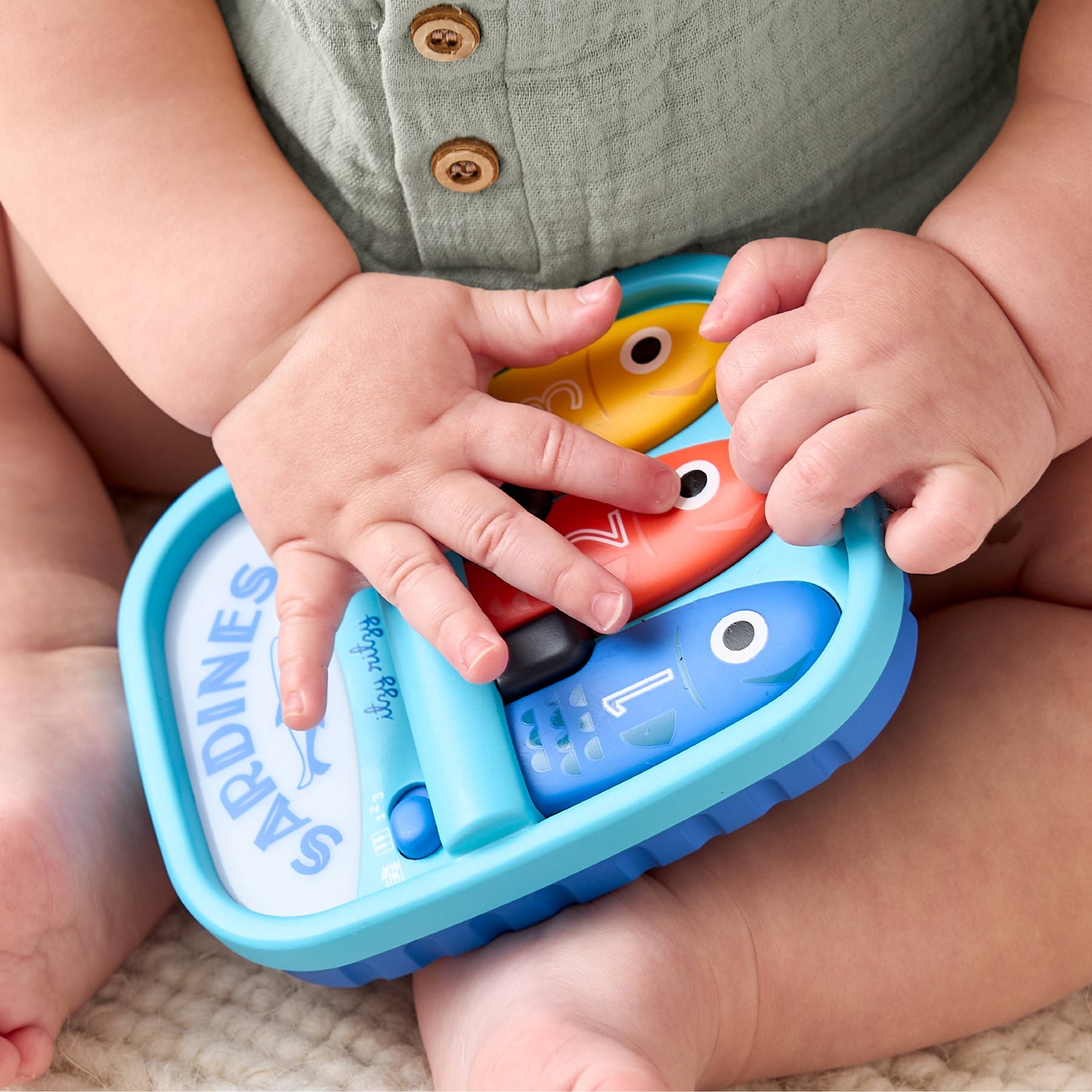 Bitzy Tunes™ Sardines Piano Toy