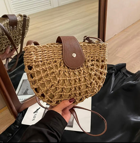 Woven Straw Purse with Clasp