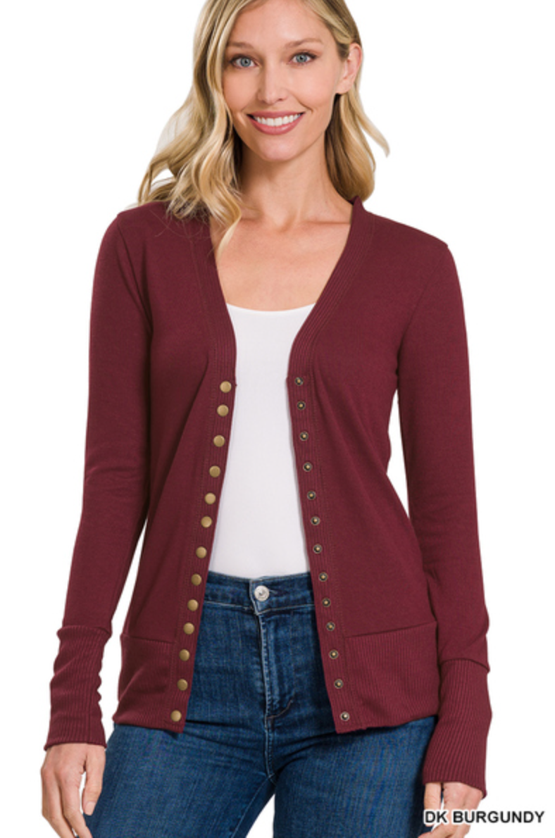 SNAP BUTTON SWEATER CARDIGAN W/ RIBBED DETAIL