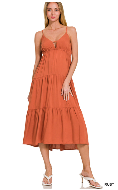 RUST WOVEN SWEETHEART NECKLINE TIERED CAMI MIDI DRESS