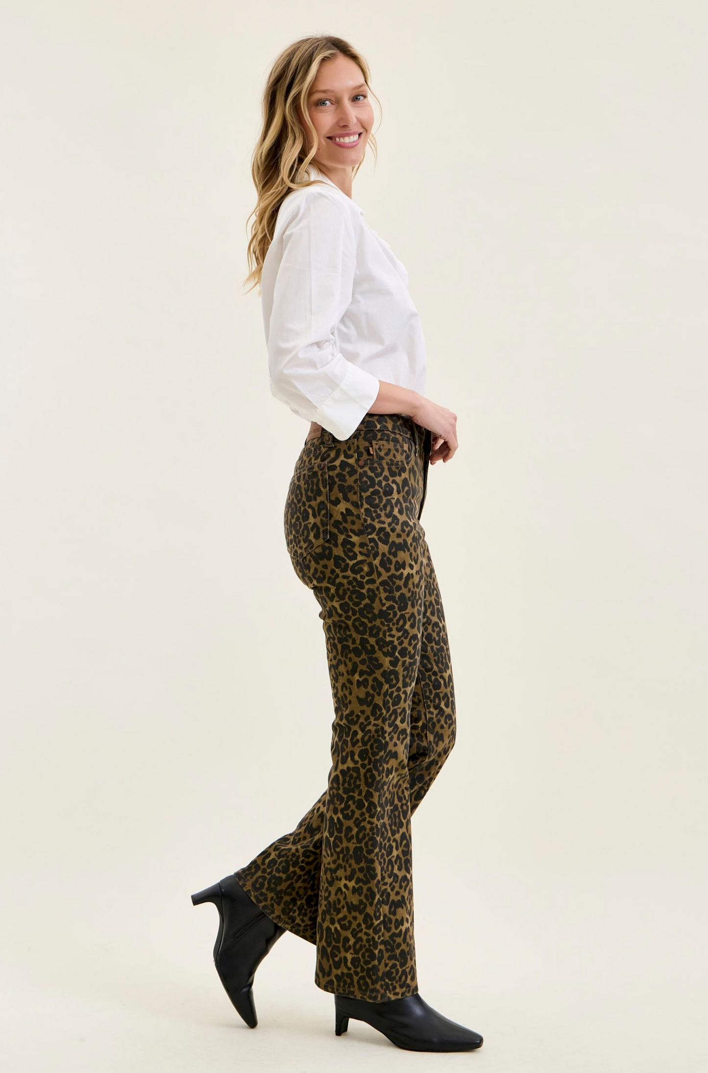 Judy Blues - High Waisted Leopard Print Bootcut