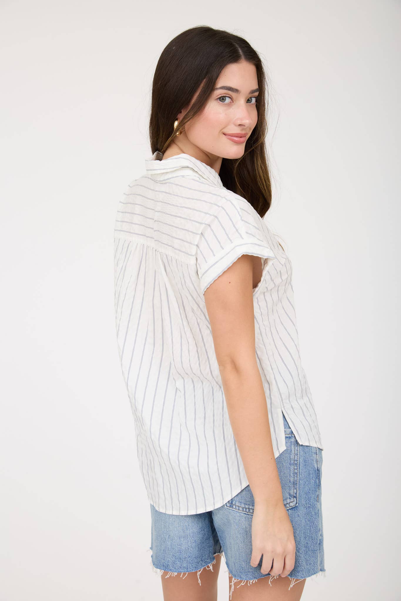 STRIPE EXTENDED SHOULDER COLLARED SHIRT