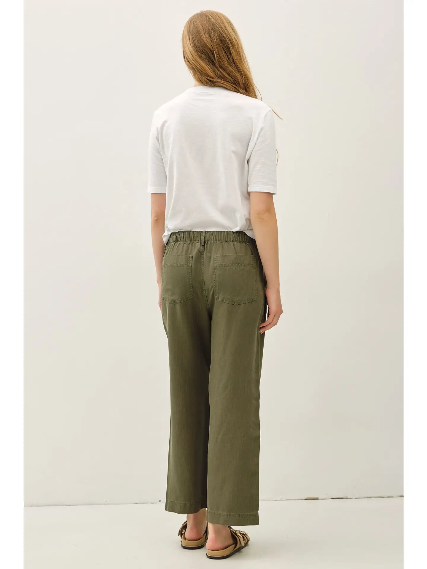 OLIVE TENCEL TAPERED PANTS